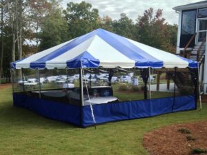 Plastic awning enclosure with blue apron